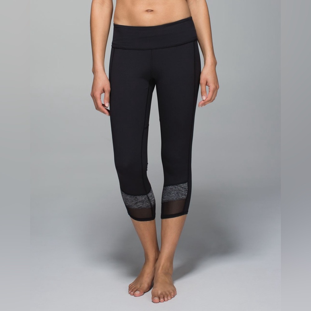 🍋 LULULEMON If You're Lucky Crop Leggings Size 2